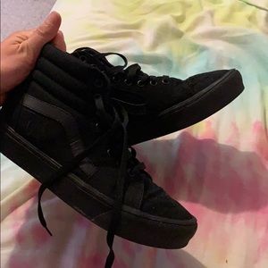 Black Vans Sk8 Hi
